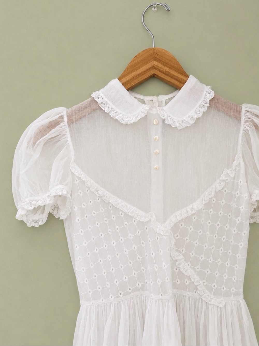 White Lace Vintage-Inspired Tea Party Puff Sleeve Dress - Picture 2 of 3
